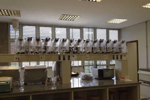 laboratorio-de-analises-clinicas-4106D73F1-50C7-47B2-9A45-7BB2C3C68822.jpg