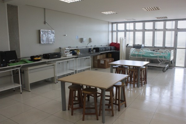 laboratorio-de-habilidades-e-simulacao-do-cuidado-1AD2810C0-9F07-41F6-9EDF-13785728BFEB.jpg