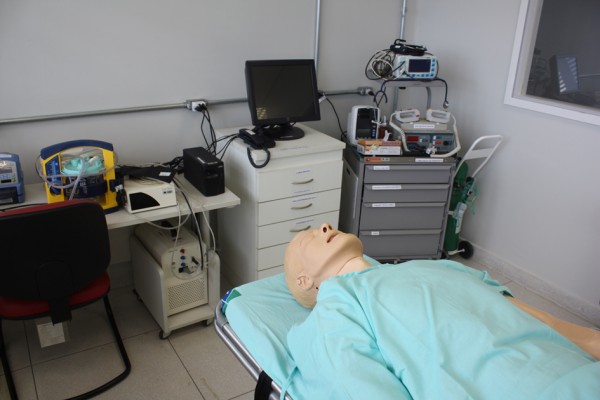 laboratorio-de-habilidades-e-simulacao-do-cuidado-3D42601CA-F46F-4F97-945D-2100CD3A7ACF.jpg