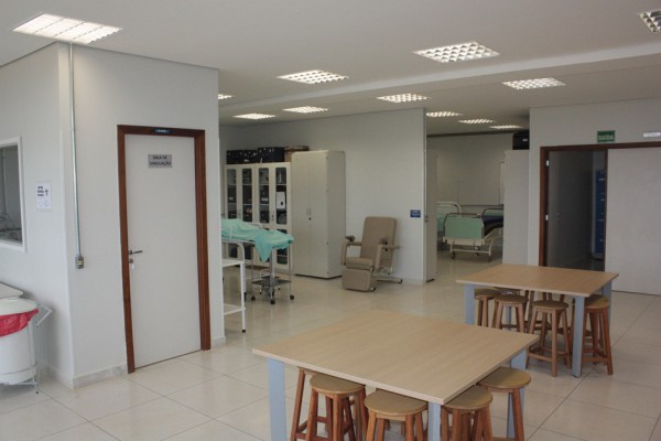 laboratorio-de-habilidades-e-simulacao-do-cuidado-4A1B500B7-B3B7-4009-9D59-A9EAA2809F5E.jpg